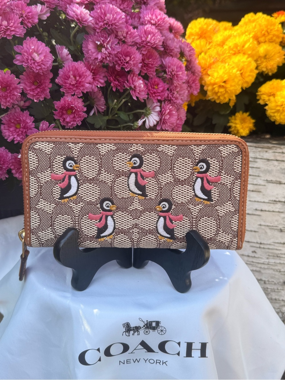 Coach Accordian Zip Wallet Penguin 🐧 C7721